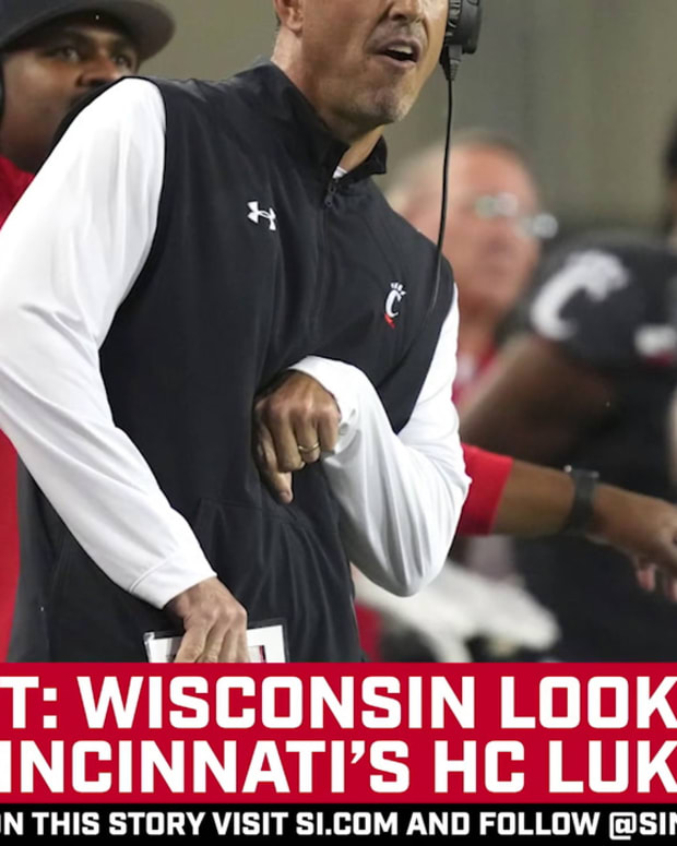 112822-Colege Coaching Carousel